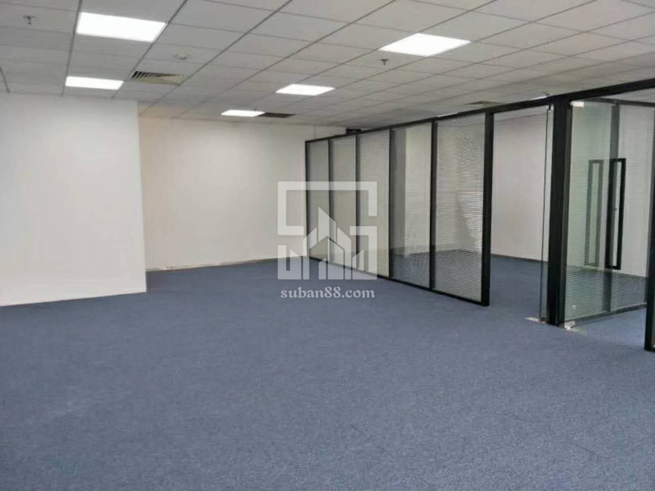 環球188精裝帶兩間玻璃隔斷