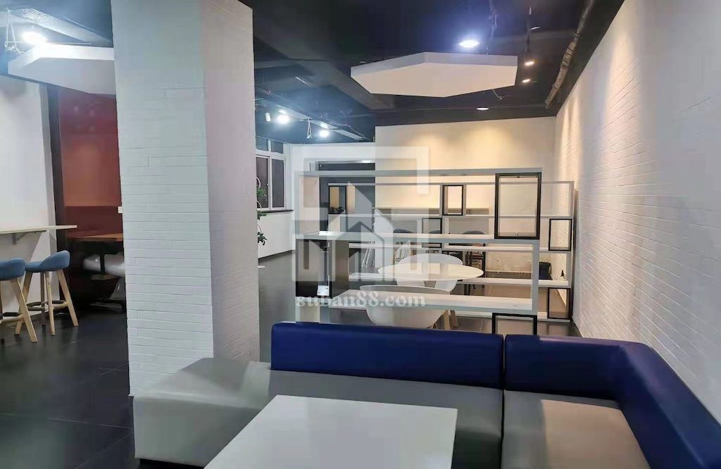 盈聯國際外包中心367平 精裝4間隔斷 得房率超高