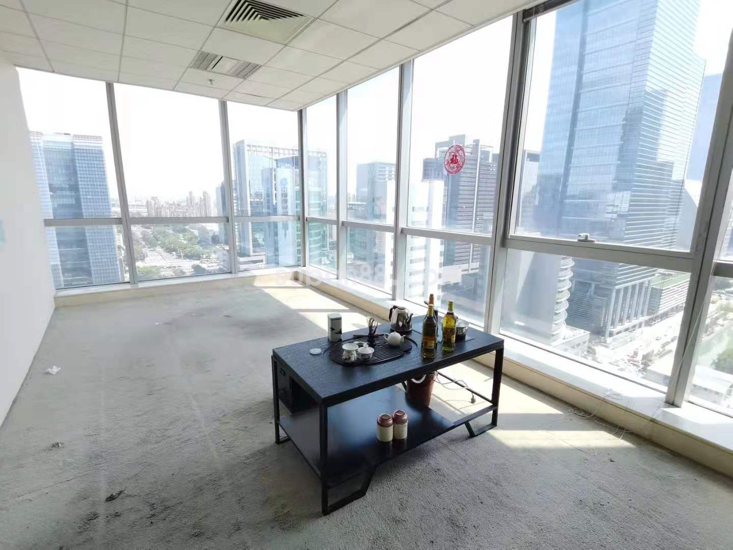 房東直租 精裝超大落地窗 隨時看房