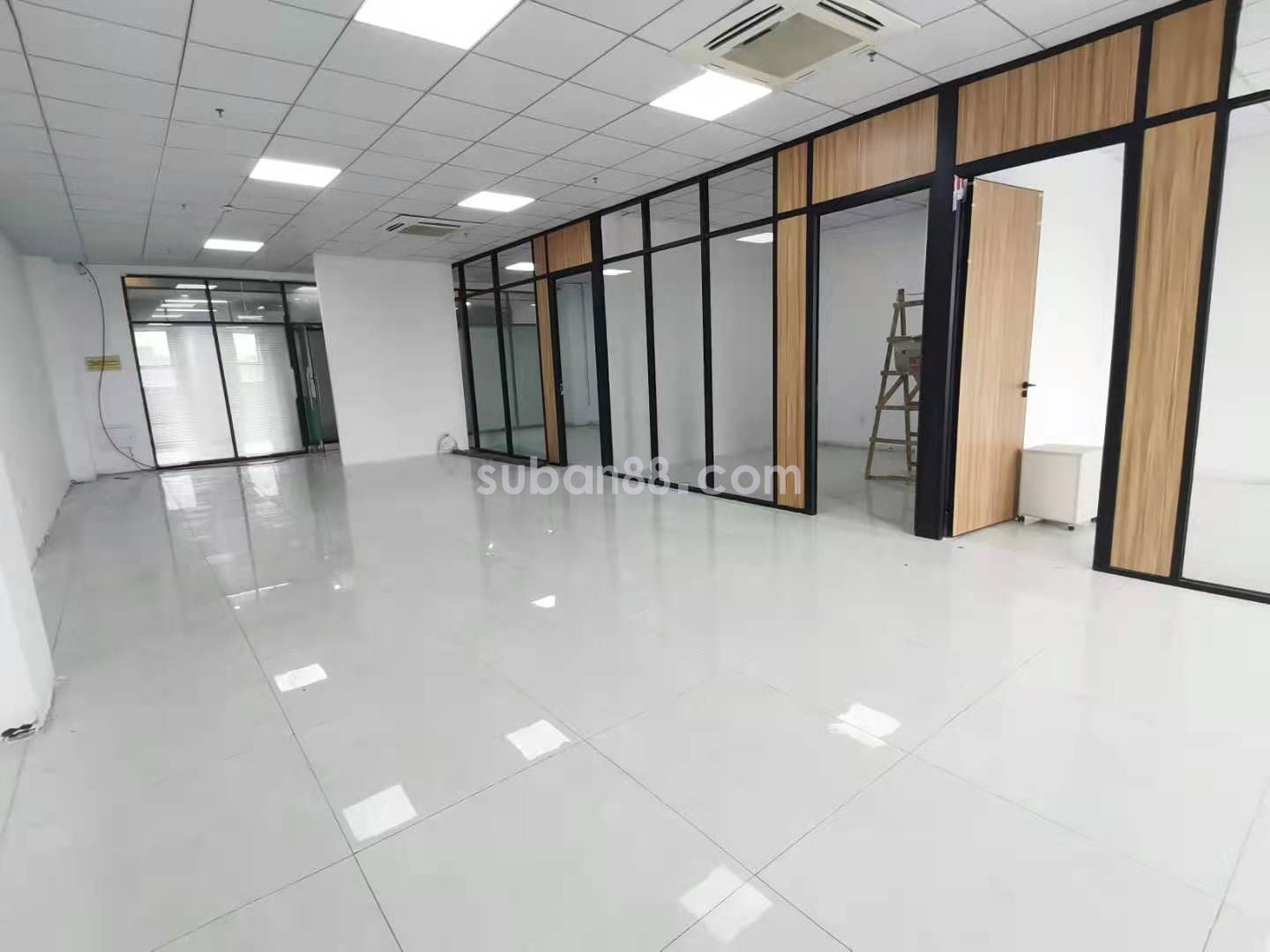 直租 精裝3加1 地鐵口 隨時(shí)看房