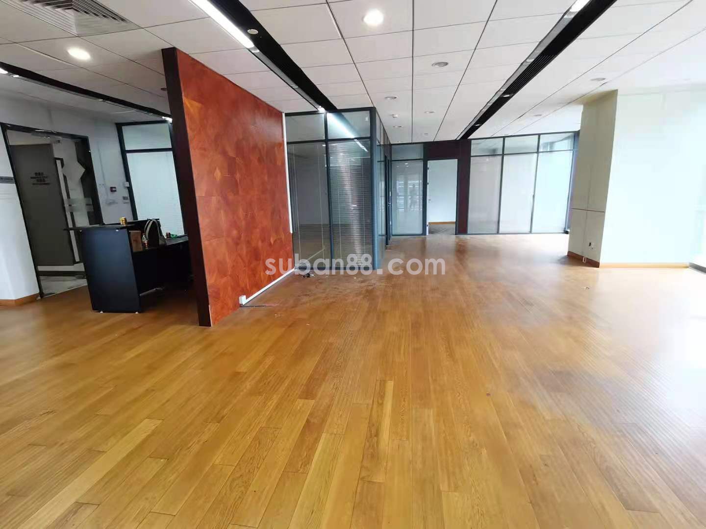 星海地鐵口 精裝帶隔斷 電梯口 隨時看房