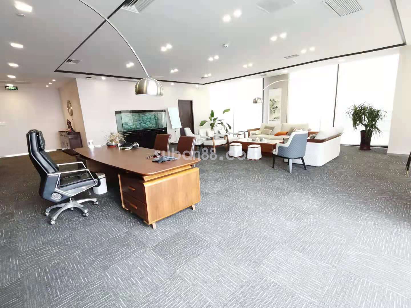 甲方直租 地鐵口 精裝帶家具  拎包入住 隨時看房