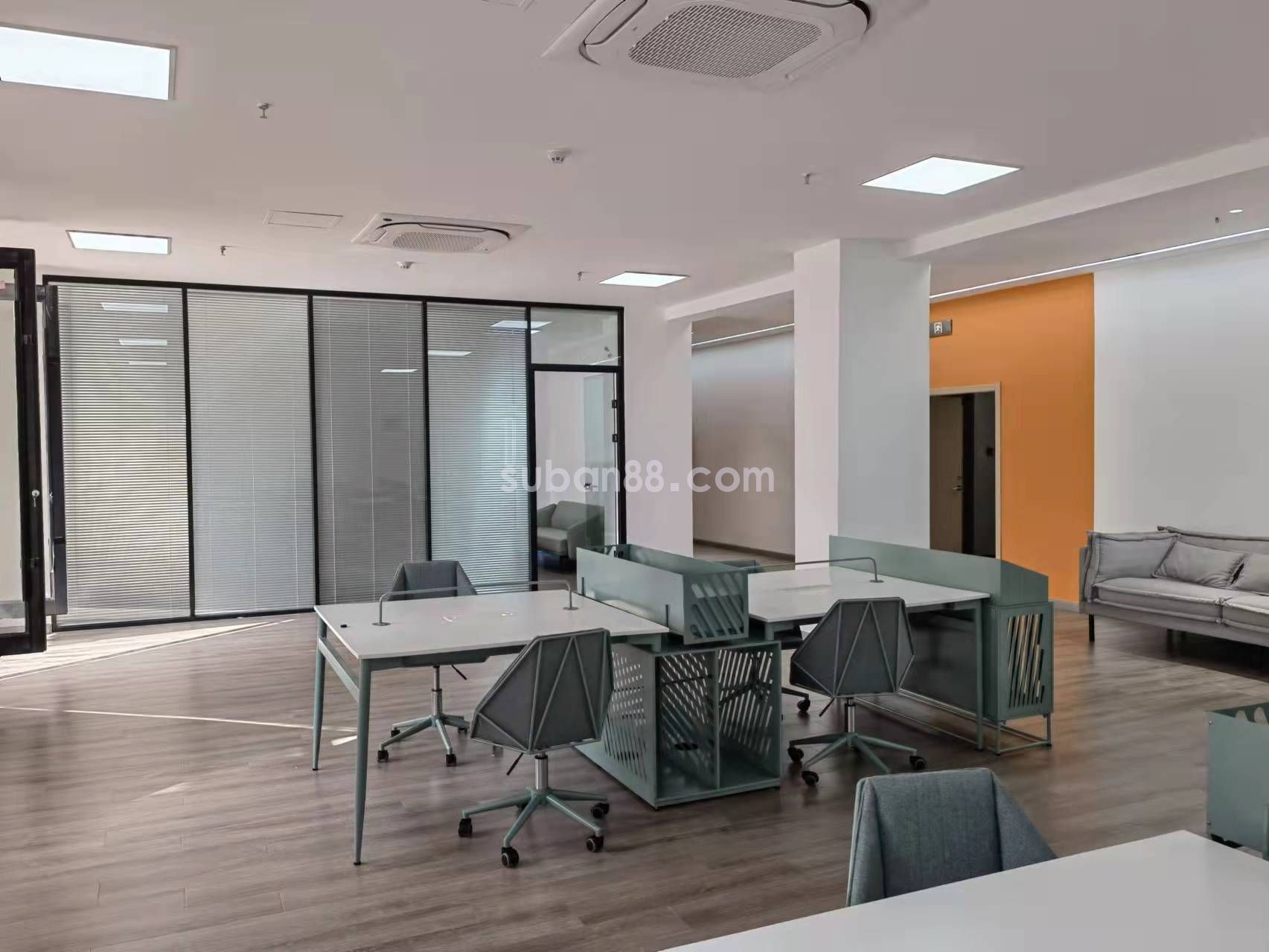 西環(huán)路地鐵口1788可定制裝修面積80至1000平隨時看房