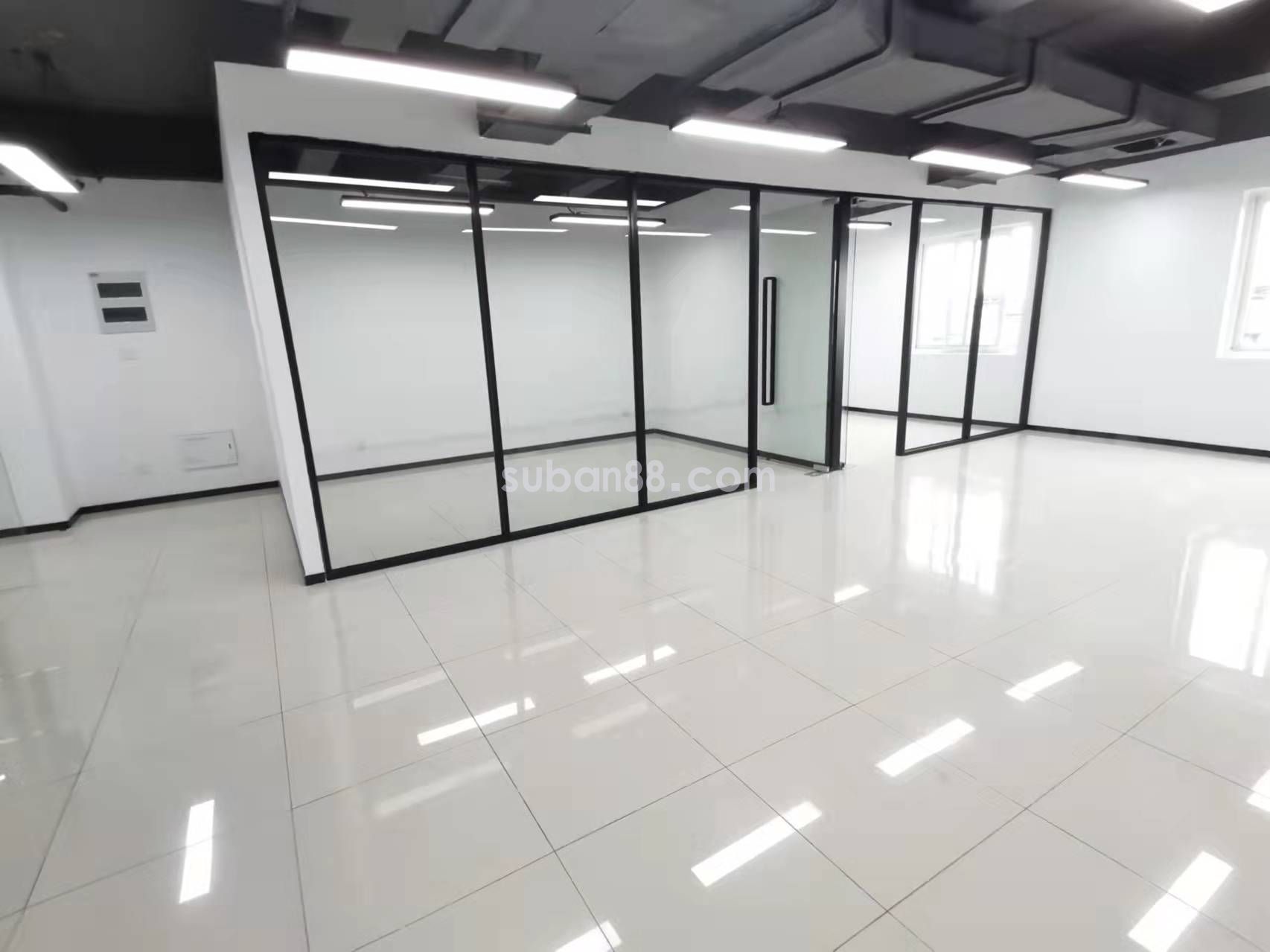 園區甲方直租 東環路地鐵口 精裝小面積首次出租