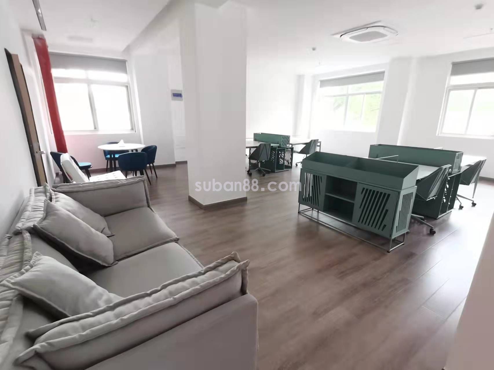 西環(huán)路地鐵口 簡裝租金可談 首次出租 隨時看房