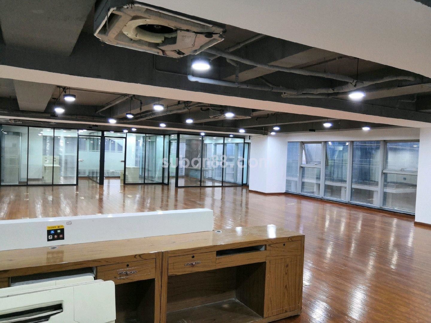 蘇州市工業園區 甲級寫字樓 房東直租 精裝314平