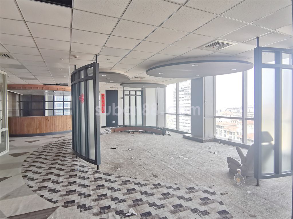 華盛廣場整層736平 電梯口位置出租