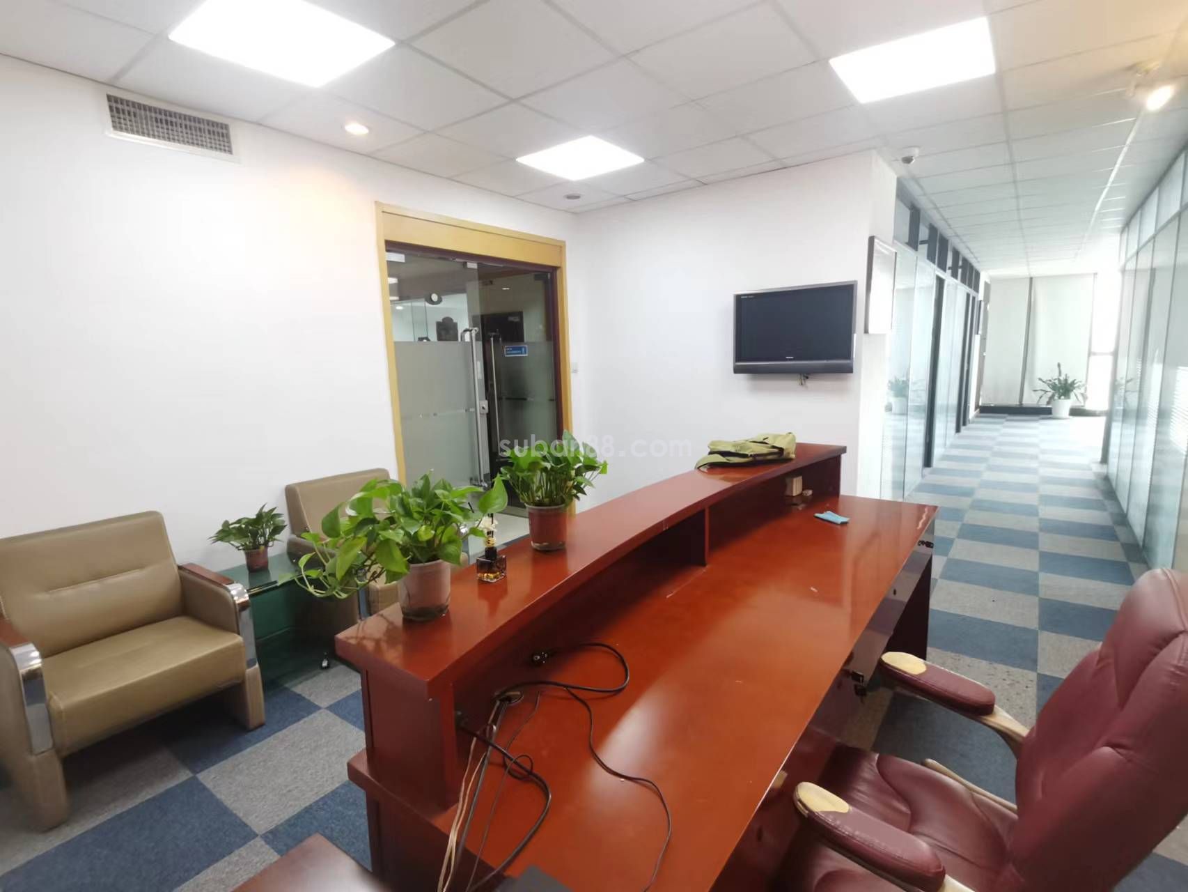 蘇州市工業(yè)園區(qū) 房東直租 高區(qū)精裝電梯口