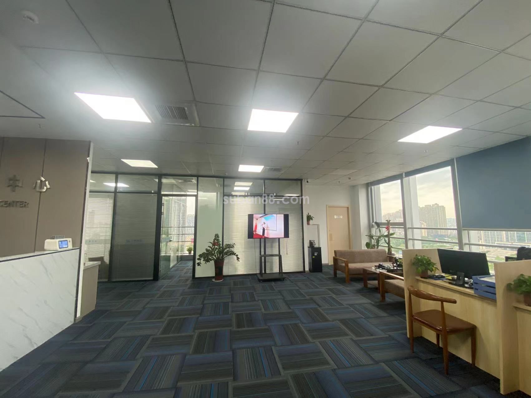 吳江經(jīng)濟(jì)技術(shù)開(kāi)發(fā)區(qū)亨通金融大廈精裝招租