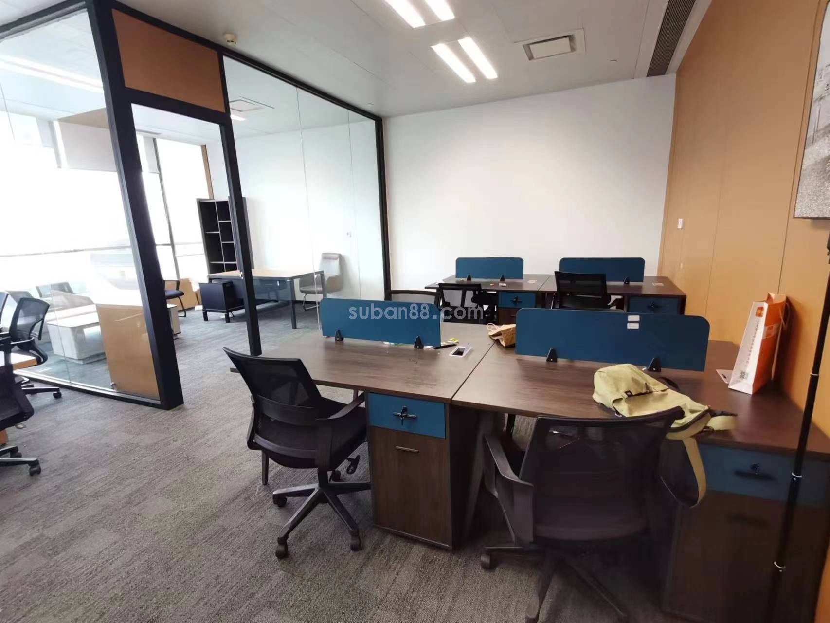 蘇州市工業(yè)園區(qū)就甲級(jí)寫(xiě)字樓蘇州中心精裝招租