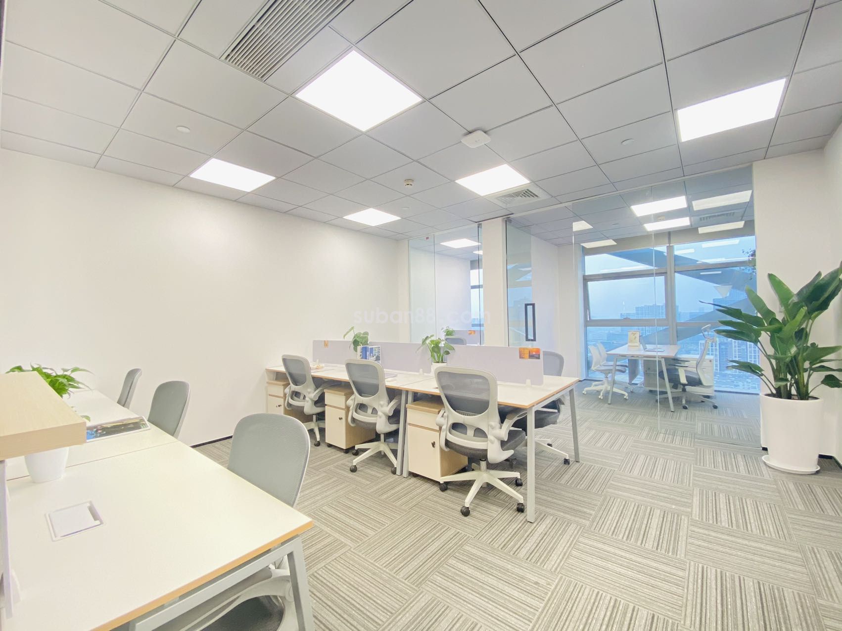 經理室+財務室+9個員工位