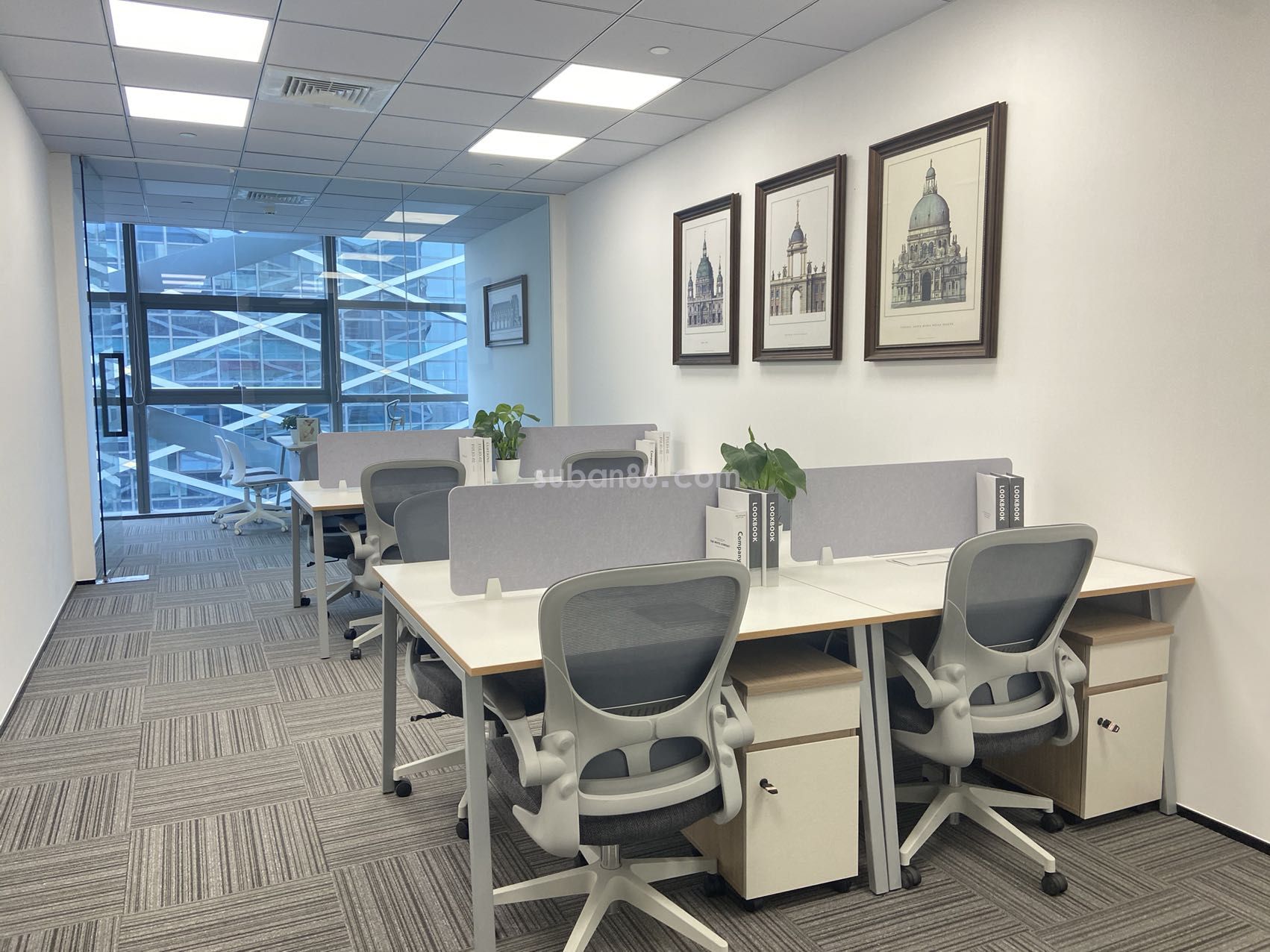 姑蘇區世界貿易中心10+1戶型 可容納11-14人 拎包辦公