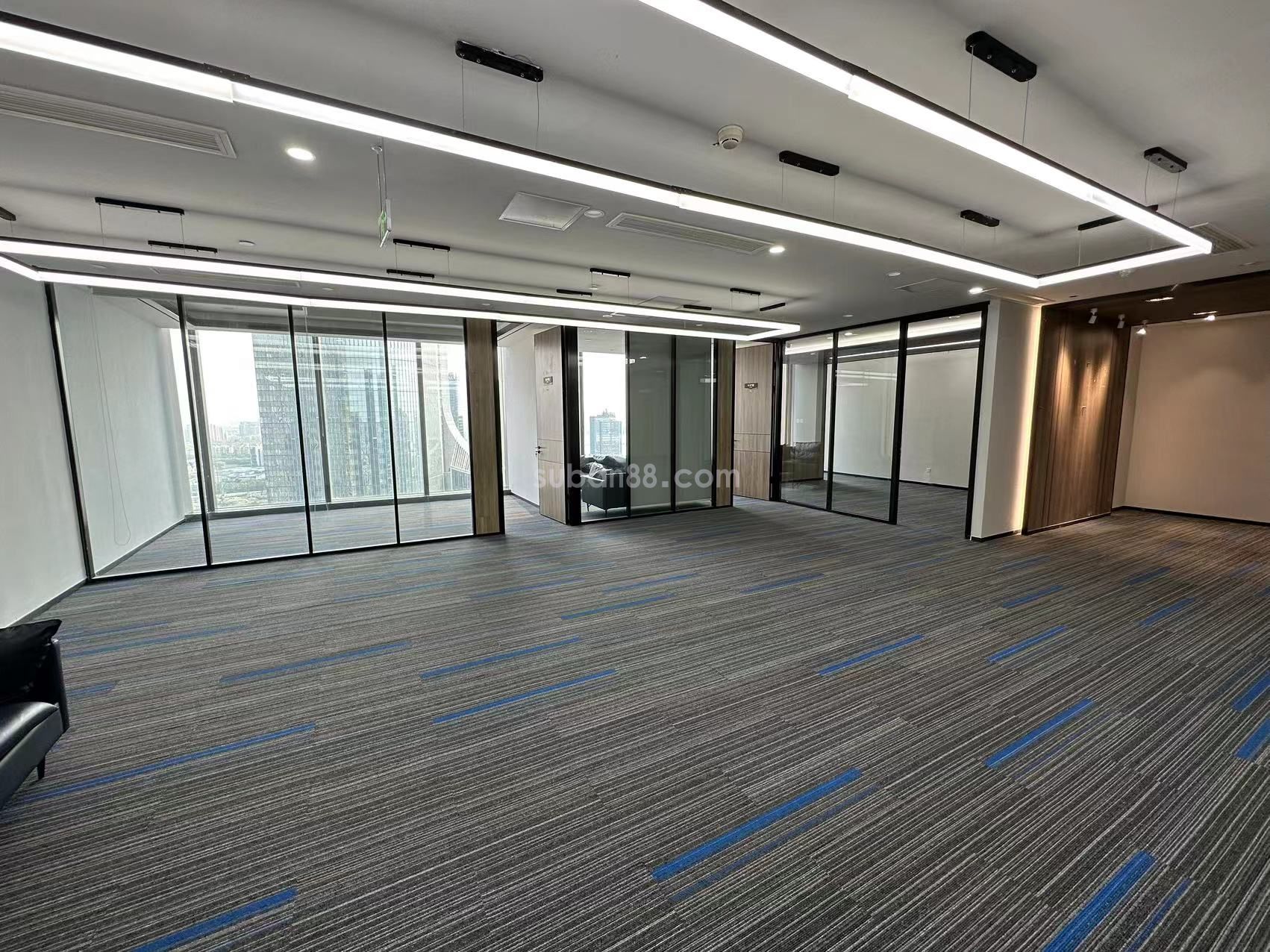 蘇州市工業園區協鑫廣場甲級寫字樓精裝招租