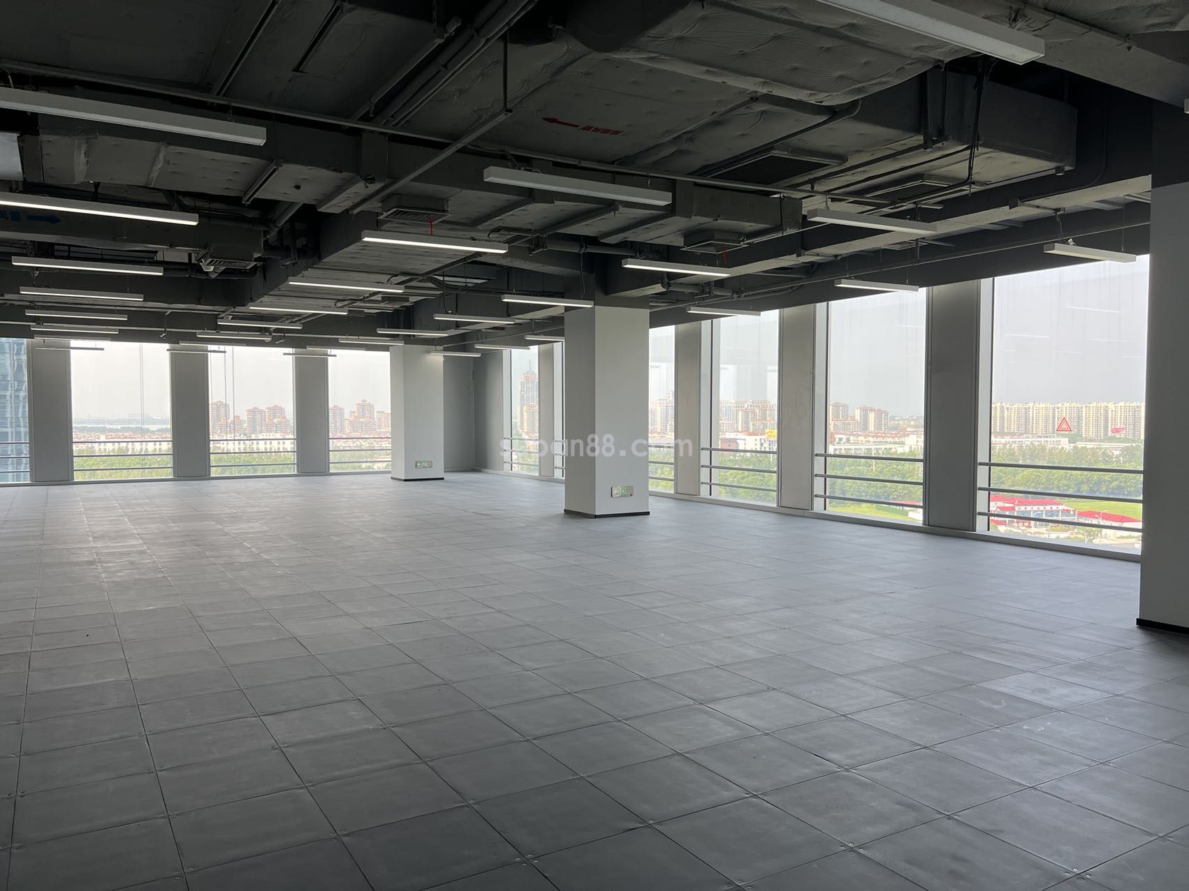 蘇州園區站 理想創新大廈402平 雙面采光