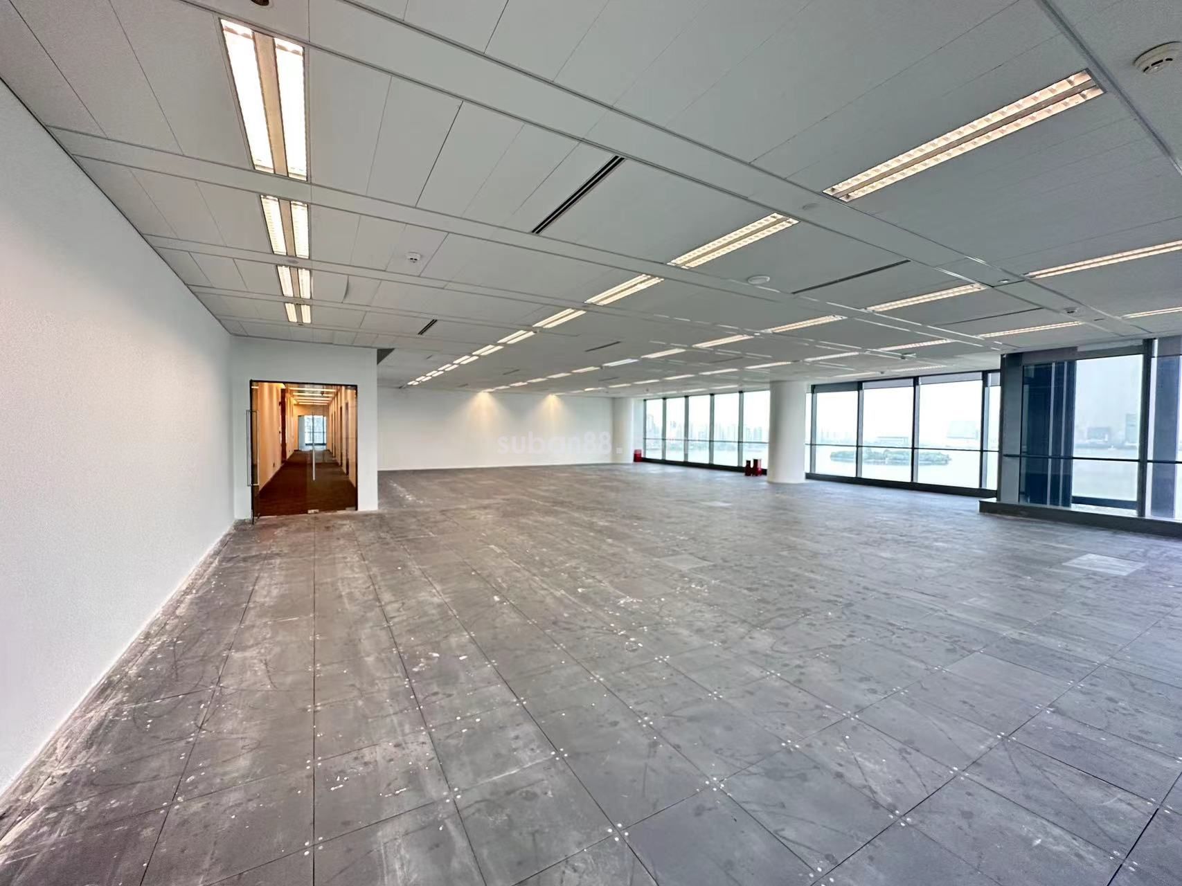 蘇州中心大半層1268平 全方位湖景辦公 