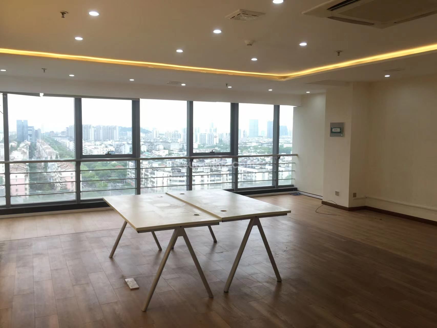 高新區潤捷廣場精裝招租