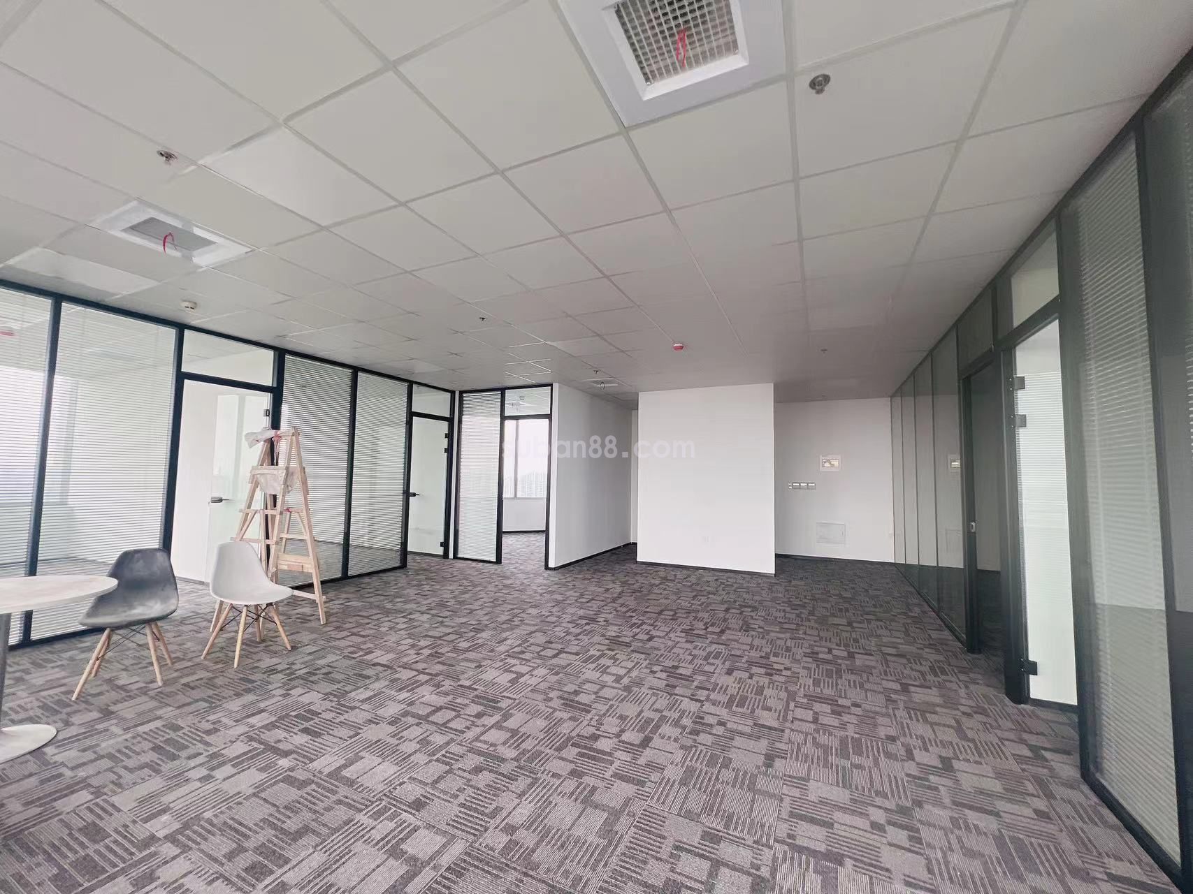 蘇州市工業(yè)園區(qū)中新·匯金大廈甲級寫字樓精裝招租