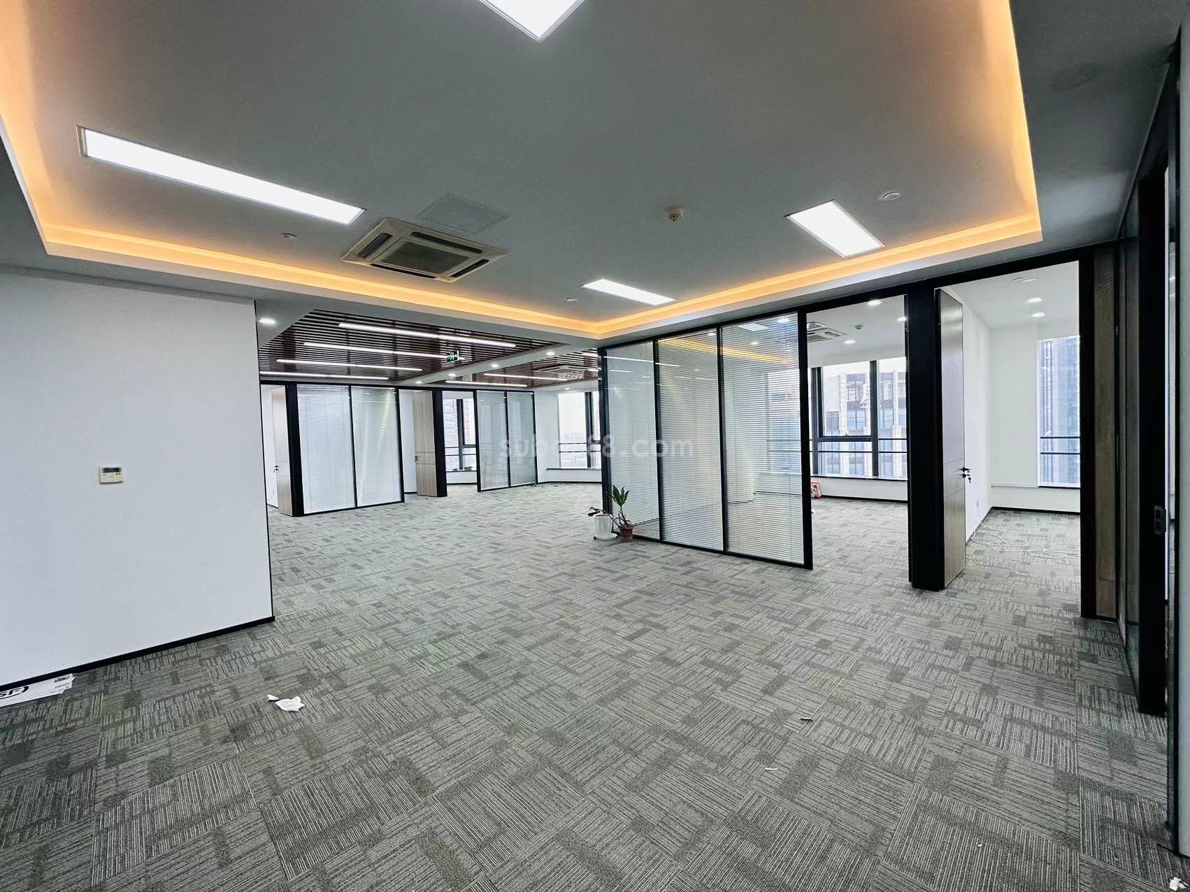 蘇州市工業(yè)園區(qū)鳳凰國際大廈甲級寫字樓精裝招租