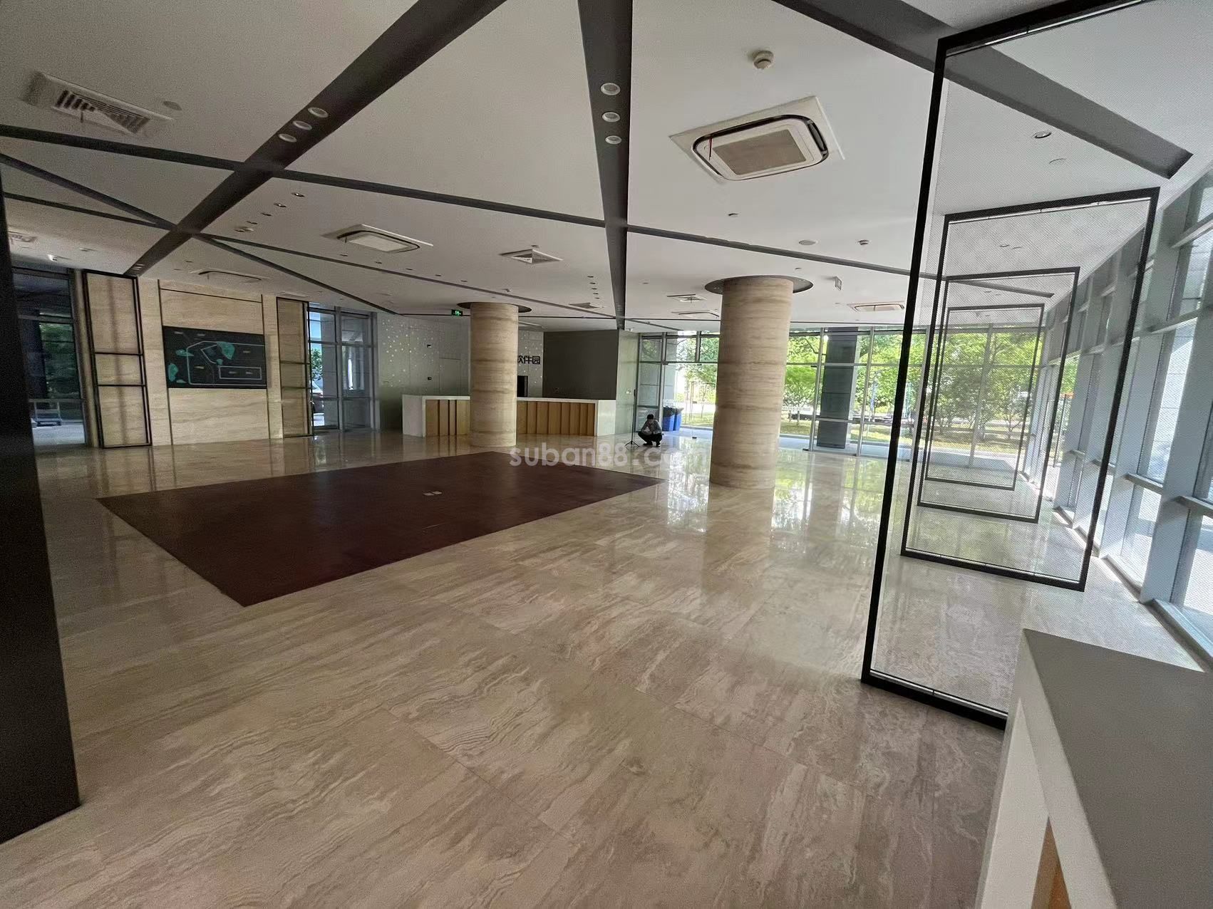 蘇州市姑蘇區(qū)城市照明大廈一樓精裝招租