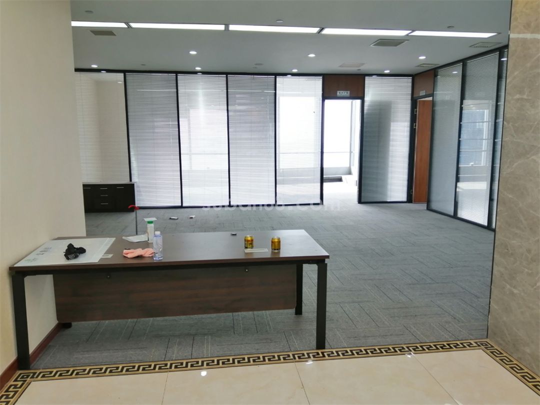 中新大廈精裝隔斷 高區湖景辦公