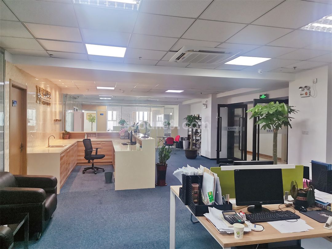 吳中萬達廣場小半層 正電梯口朝南 一線湖景辦公