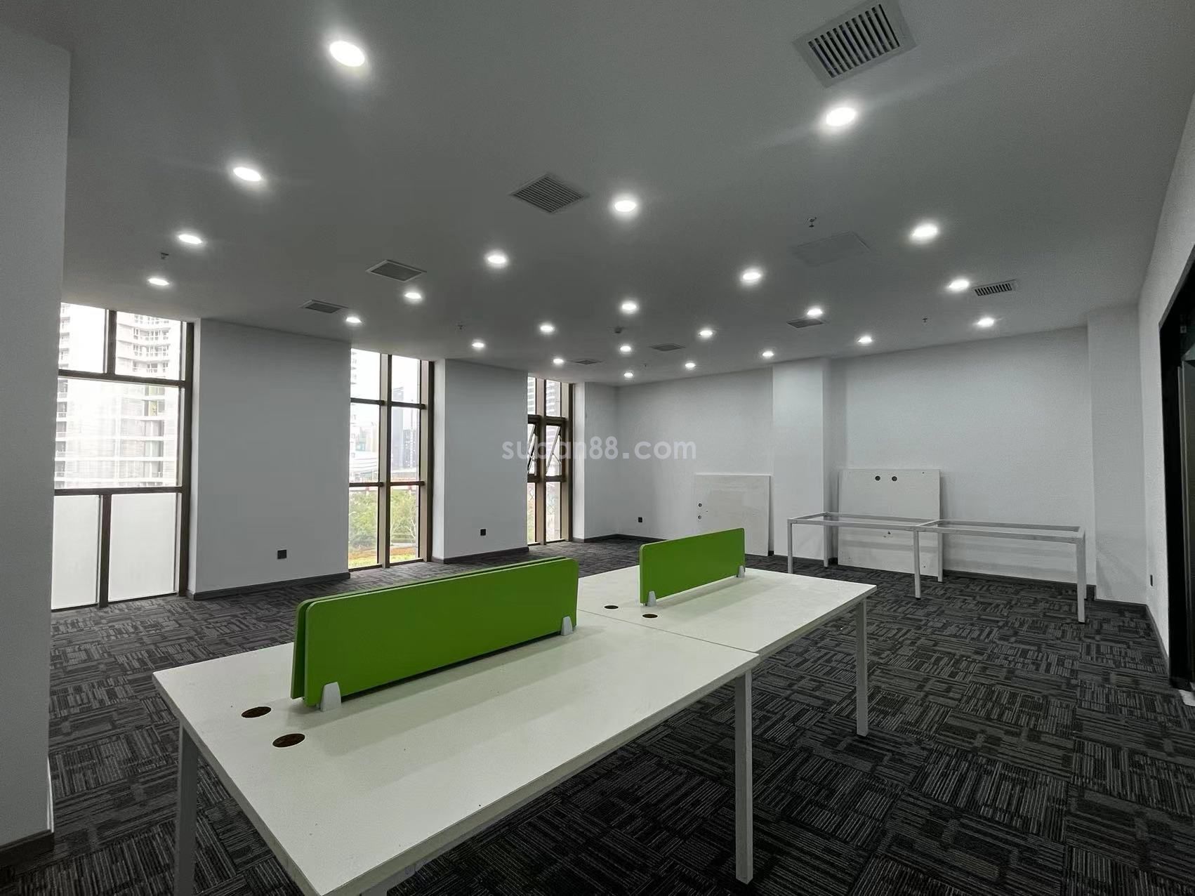 蘇州市吳江區(qū)恒力商務(wù)中心精裝招租