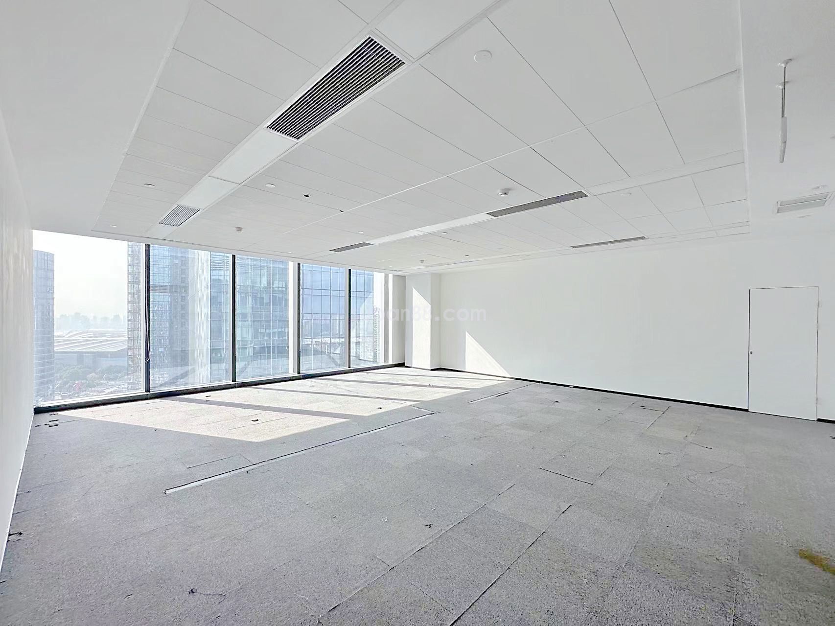 蘇州市工業園區協鑫廣場精裝招租