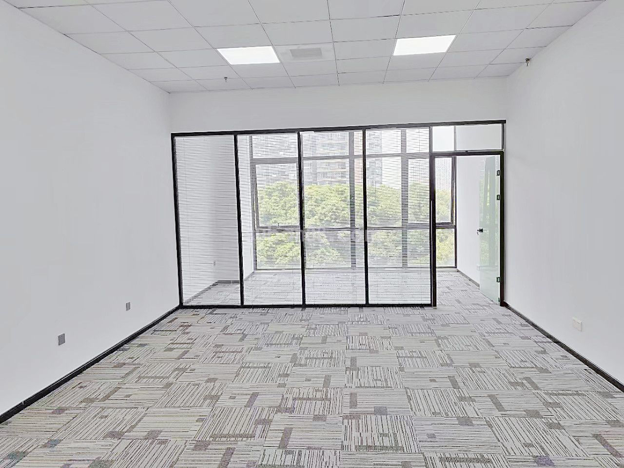 蘇州市工業(yè)園區(qū)旺墩道135精裝招租