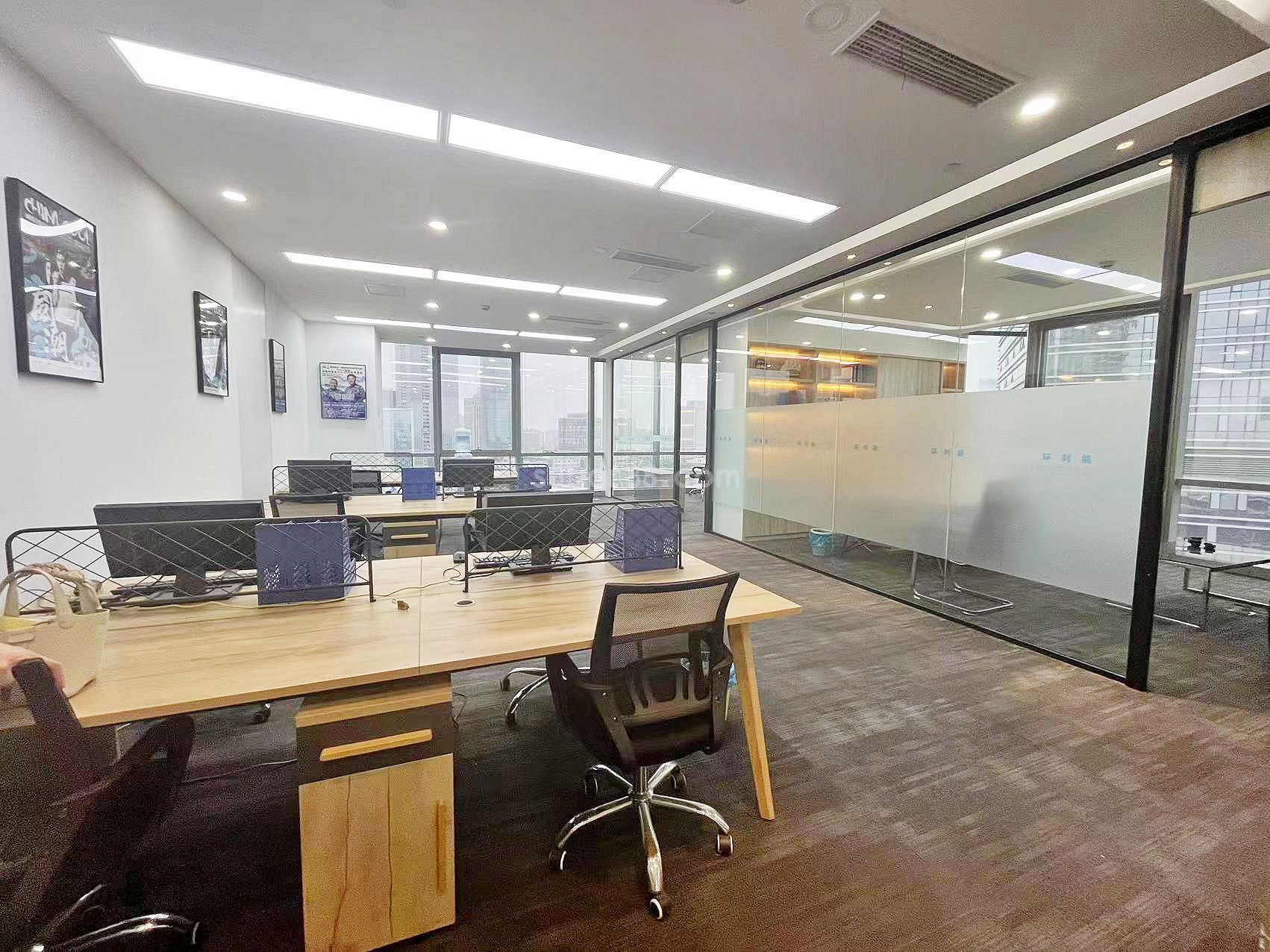 蘇州市工業(yè)園區(qū)豐隆城市中心精裝招租