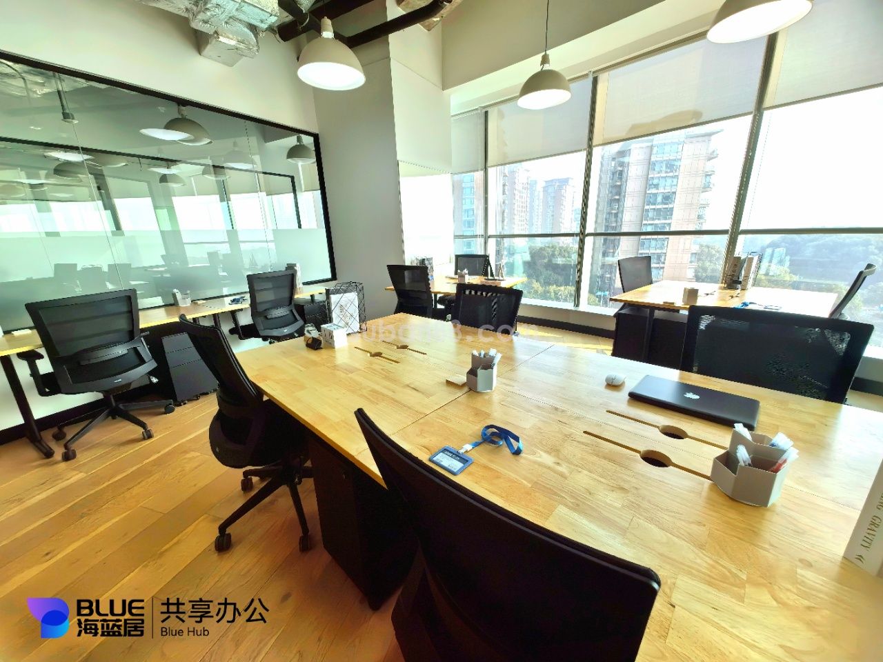 蘇州中心11人位辦公  月租12888元