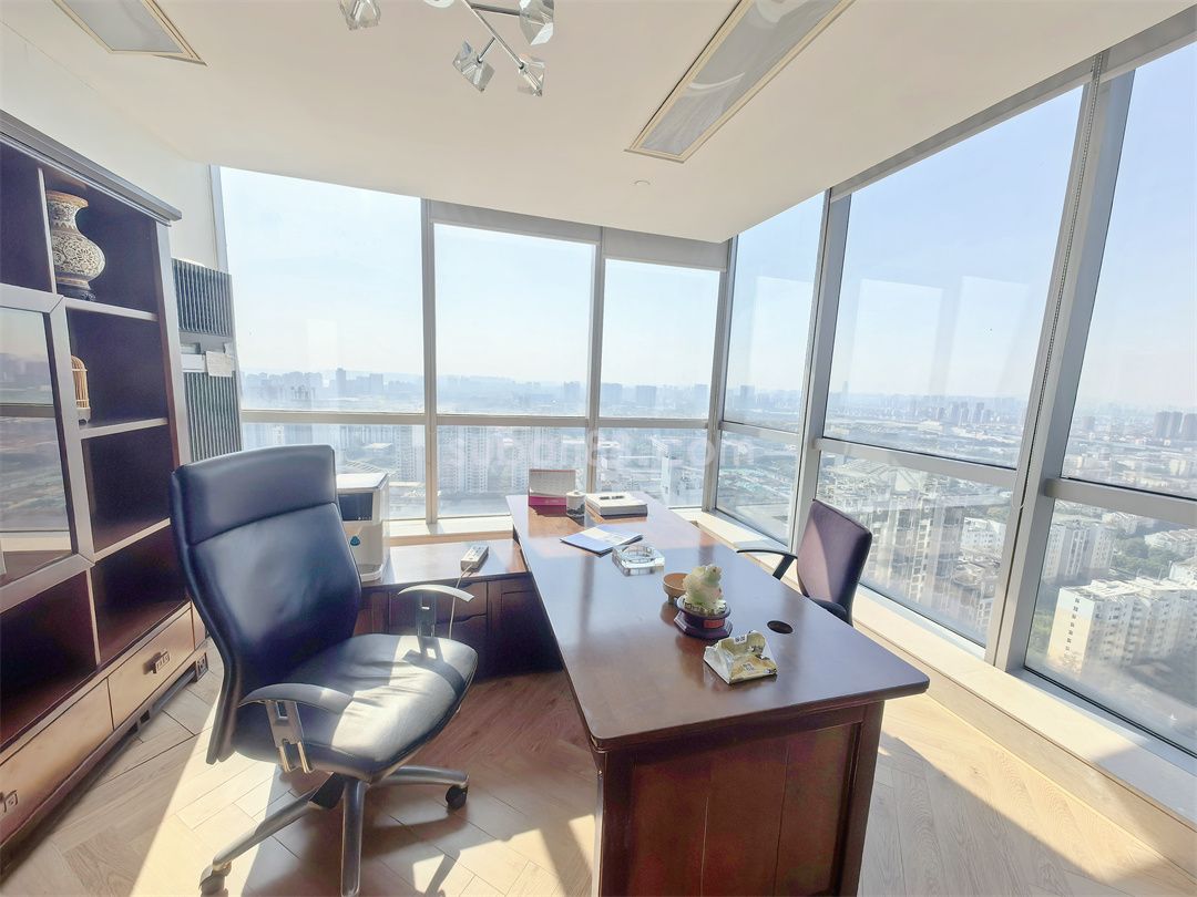 環(huán)球188財富中心