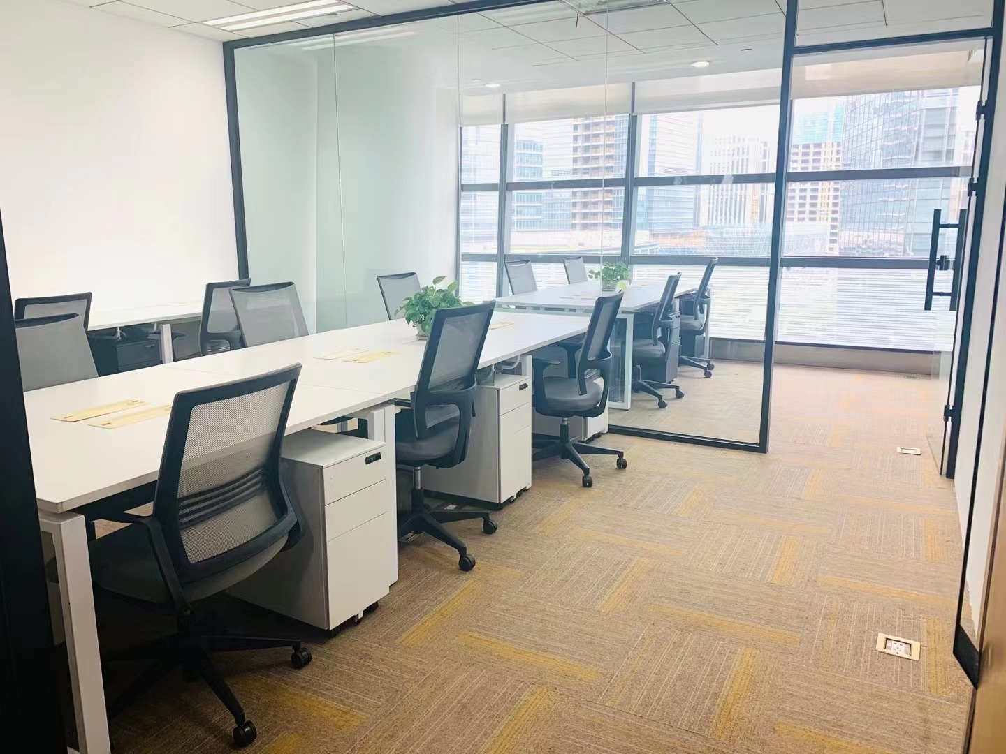 1-220F6130435W4.jpg 1-220F6130435W4.jpg