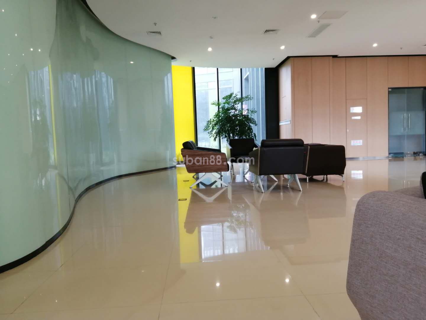 1-220H51529323P.jpg 1-220H51529323P.jpg